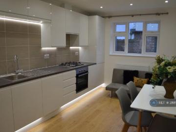 Brecknock Road, London, N7 3 bed flat to rent £3,354 pcm £774 pw