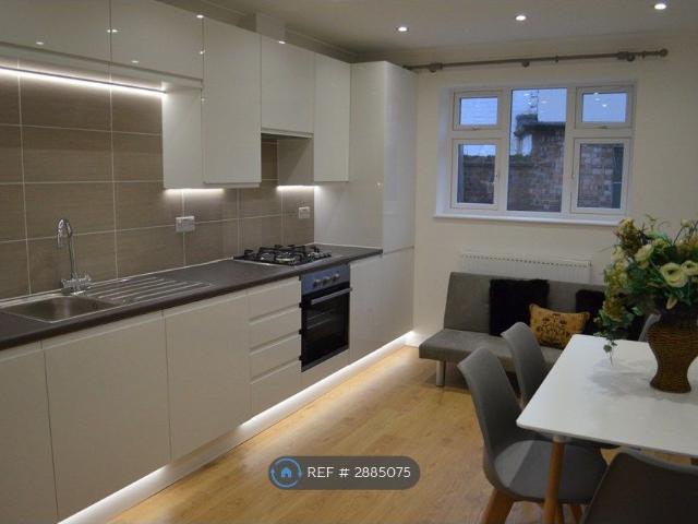 Brecknock Road, London N7, 3 bed flat to rent, £3,358 pcm | PrimeLocation