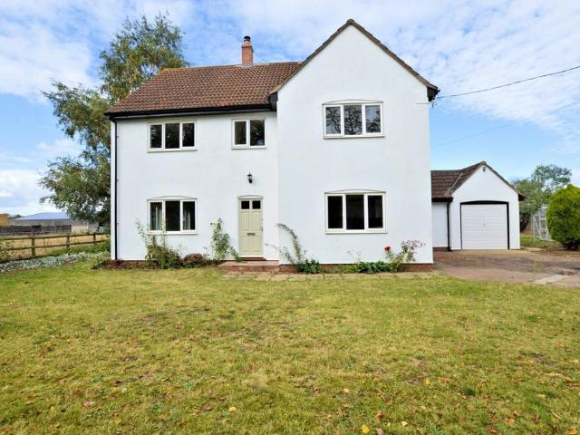 Breckles 4 bed detached house to rent £1,500 pcm £346 pw