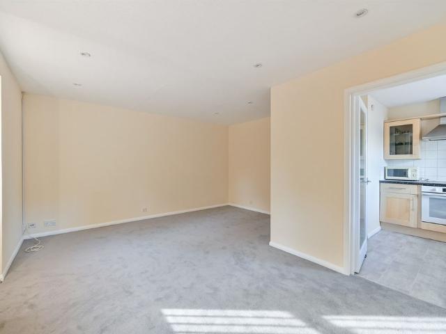 Brechin Court, Reading, RG1 5DH