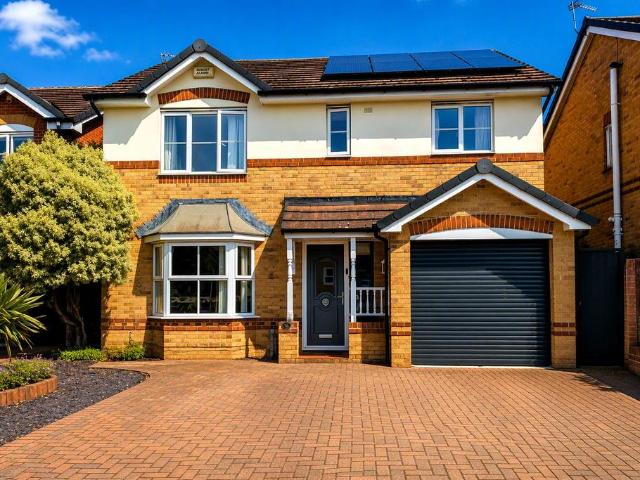 Brecon Crescent, Ingleby Barwick 4 bed detached house to rent £1,450 pcm £335 pw