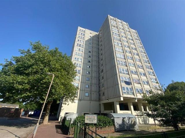 Brecon, Salisbury Avenue, SS0 2 bed flat to rent £1,150 pcm £265 pw