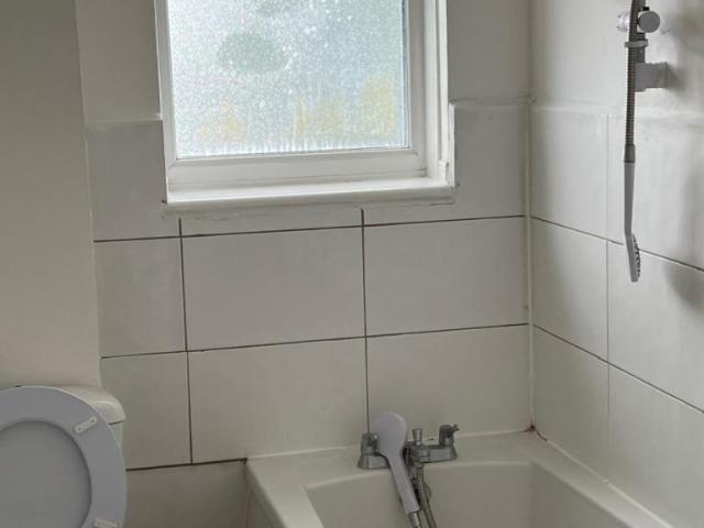 Brecon Rd, London, EN3 2 bed flat to rent £2,050 pcm £473 pw