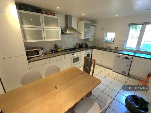 Bredgar Road, Archway, N19 3 bed terraced house to rent £3,300 pcm £762 pw
