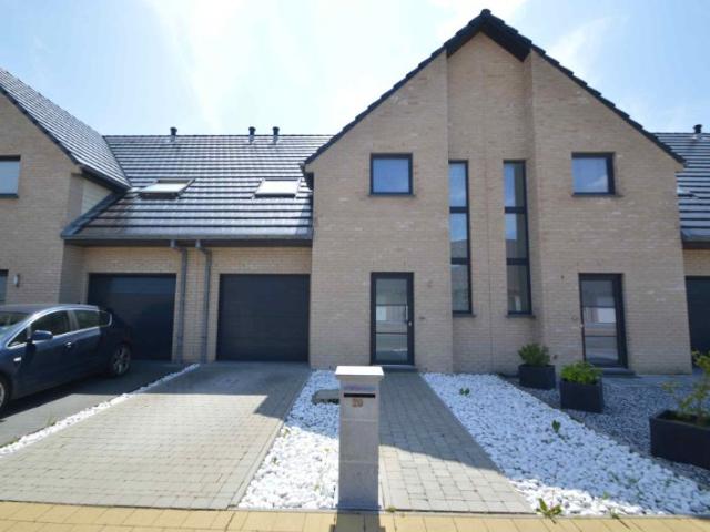 Bredene Prachtig afgewerkte woning met aangelegde tuin & garage