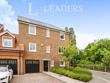 Breething Road, Dunton Green, TN14 4 bed house to rent £3,150 pcm £727 pw