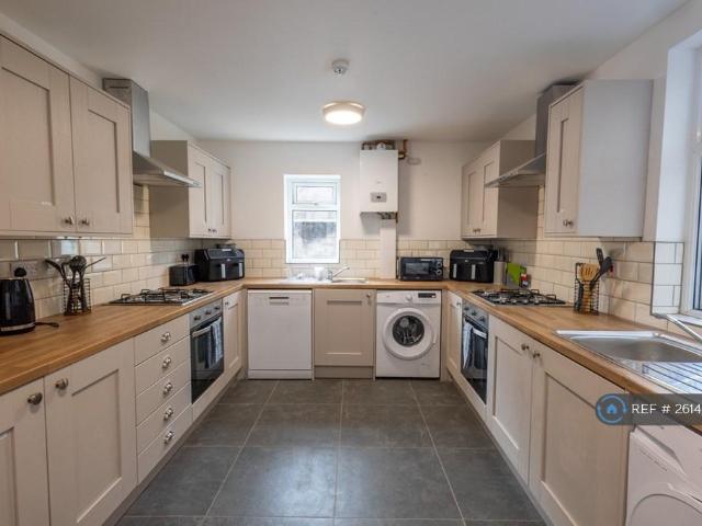 Breeze Hill, Liverpool, L9 1 bed in a house share to rent £540 pcm £125 pw