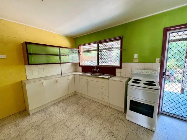 BREEZY BEACH FRONT UNIT
