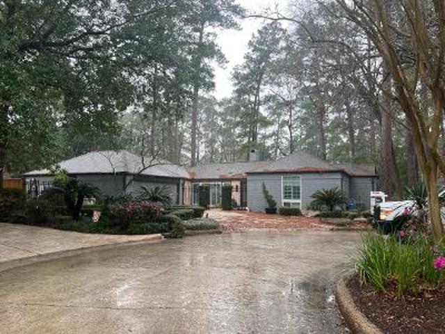 Breezy Pines Ct