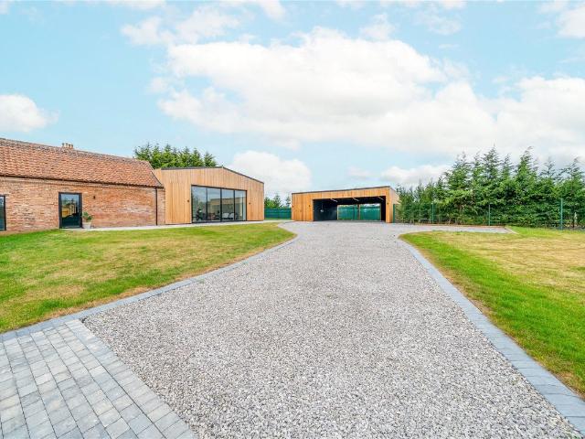 Brefnie Stables, Lordship Lane, Orston, Nottinghamshire NG13, 4 bed link detached house to rent, £3,400 pcm | PrimeLocation