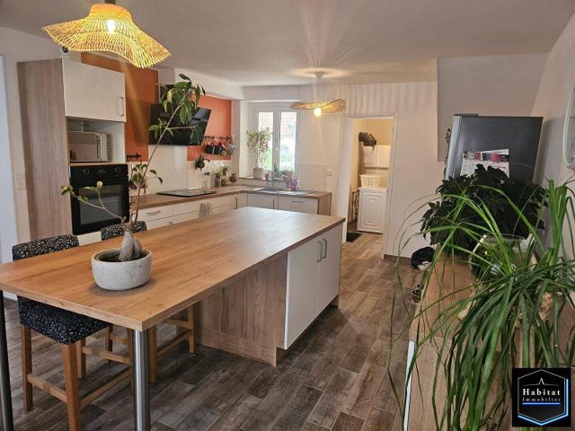 BRÉGY BELLE MAISON 3 CHAMBRES AVEC GRANDE DÉPENDANCE