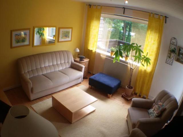 BREMEN NORD: Sunny furnished apartment for 2