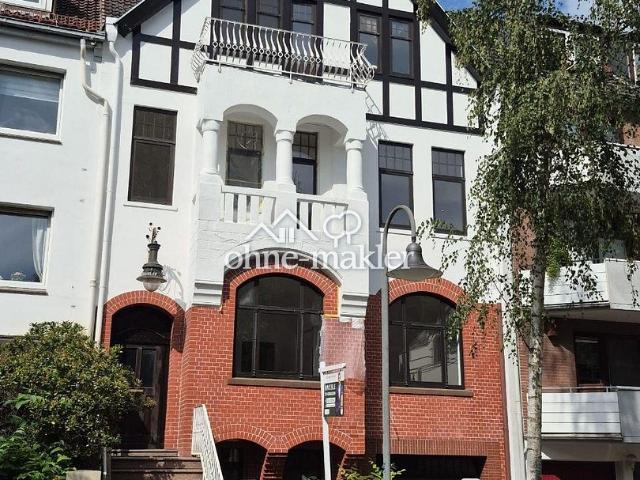 Bremen Schwachhausen | Exklusive 4 Zimmer Altbauwohnung, 105 m², 2 Balkone, provisionsfrei