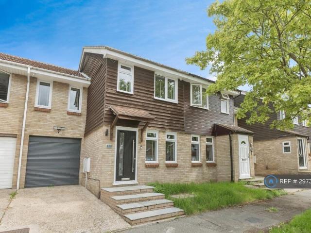 Bremner Close, Swanley, BR8 3 bed terraced house to rent £1,900 pcm £438 pw