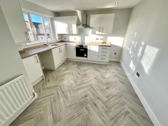 Brendon Avenue, Luton LU2, 3 bed terraced house to rent, £1,500 pcm | PrimeLocation