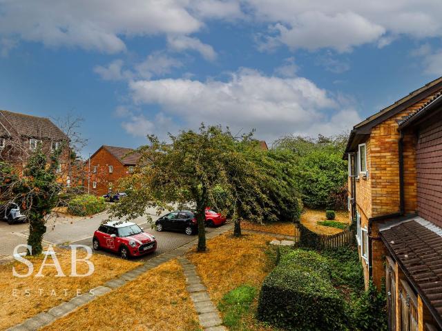Brendon Close, Harlington UB3, Studio to rent, £1,100 pcm | PrimeLocation