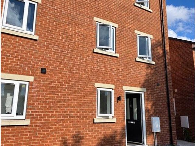 Brendan Close, Wakefield WF2, 2 bed semi detached house to rent, £1,095 pcm | PrimeLocation