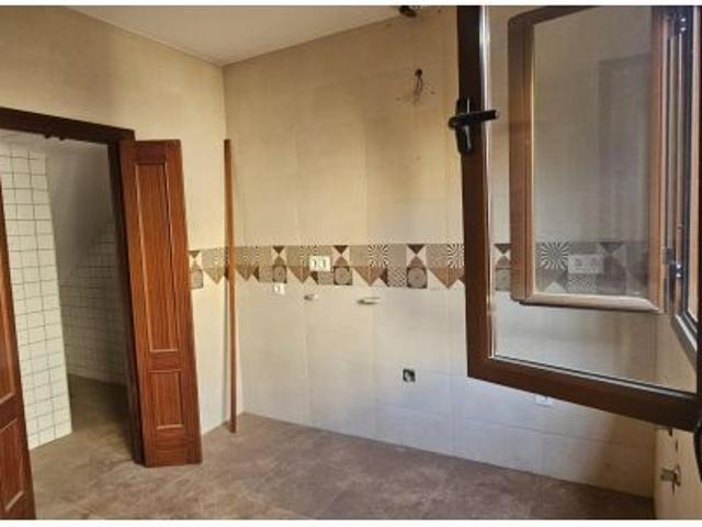 ? Brenes | Amplia casa de 5 dormitorios, 3 baños, patio con barbacoa y a solo 20 minutos de Sevilla
