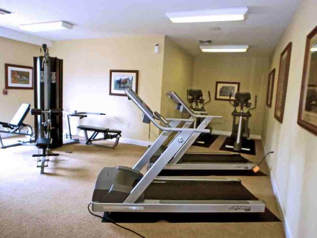 Brenneman Farm Apartments 2 Bedroom Apartment for Rent at 4400 Sanibel Cir, Virginia Beach, VA 23462