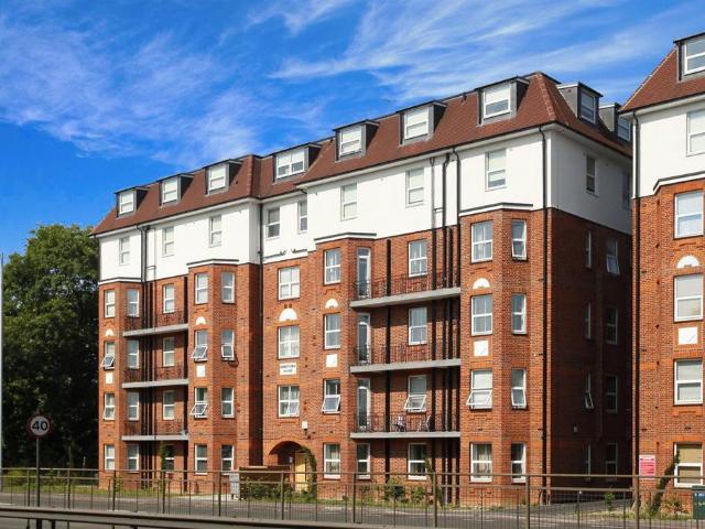 Brent View House, North Circular. 1 bed flat to rent £1,430 pcm £330 pw
