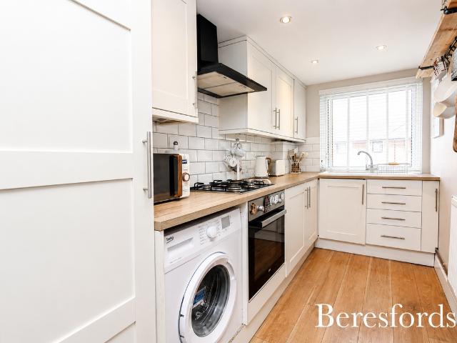 Brent Court, Compton Avenue RM2, 2 bed flat to rent, £1,600 pcm | PrimeLocation