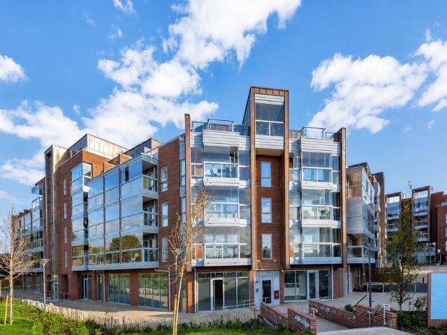 Brent Cross West, Wilkinson Close. 1 bed apartment to rent £1,750 pcm £404 pw