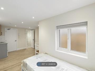 Brent Lane, Dartford DA1, Studio to rent, £895 pcm | PrimeLocation