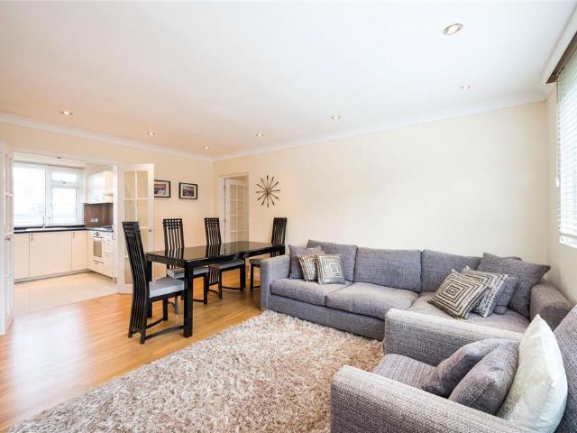 Brent Lea, Brentford, Middlesex, TW8 3 bed flat to rent £2,150 pcm £496 pw