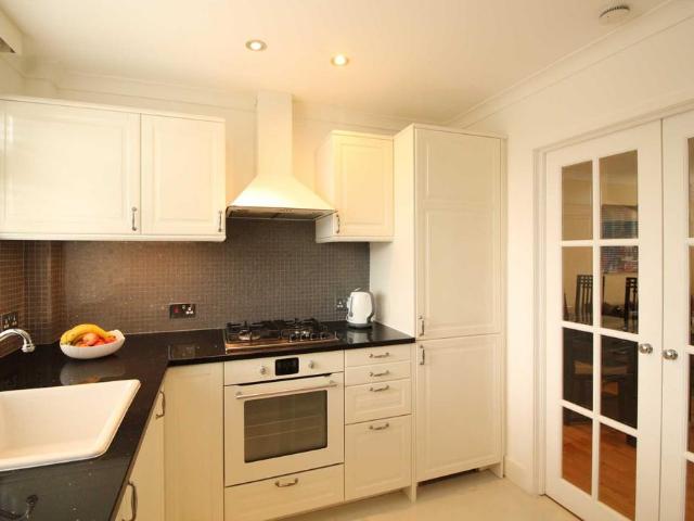 Brent Lea, Brentford 3 bed apartment to rent £2,150 pcm £496 pw