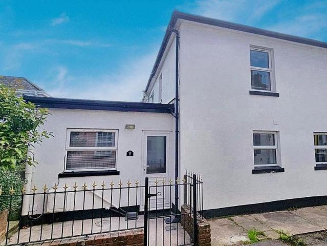Brent Road, Paignton, TQ3 3AR 2 bed end of terrace house to rent £995 pcm £230 pw