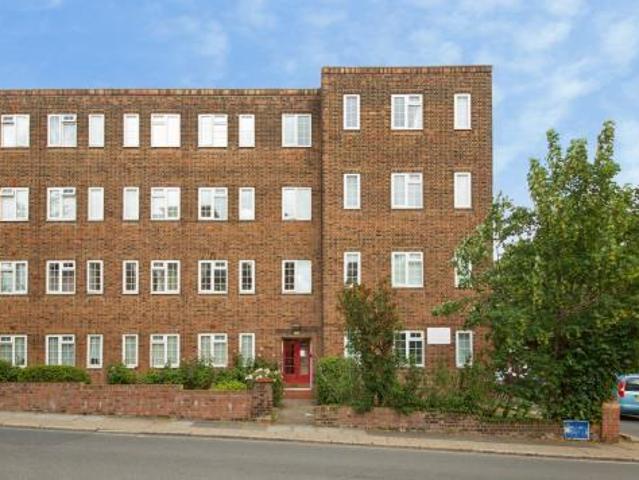 Brent Street, London, NW4 2 bed flat to rent £2,300 pcm £531 pw