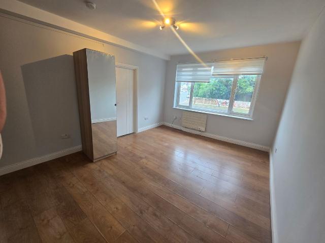 Brentmead Place, London NW11, Studio to rent, £925 pcm | PrimeLocation