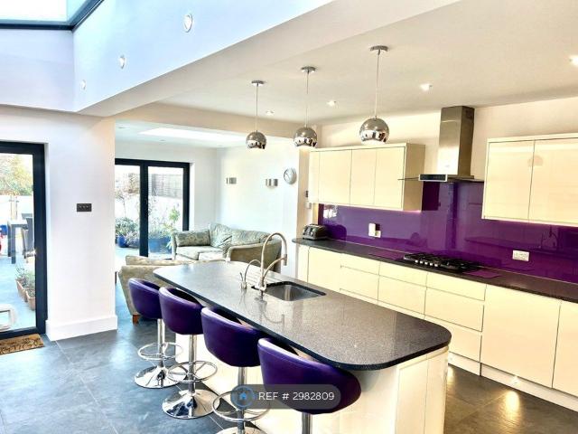 Brentford / Northfields, Brentford / Northfields TW8, 3 bed terraced house to rent, £3,000 pcm | PrimeLocation