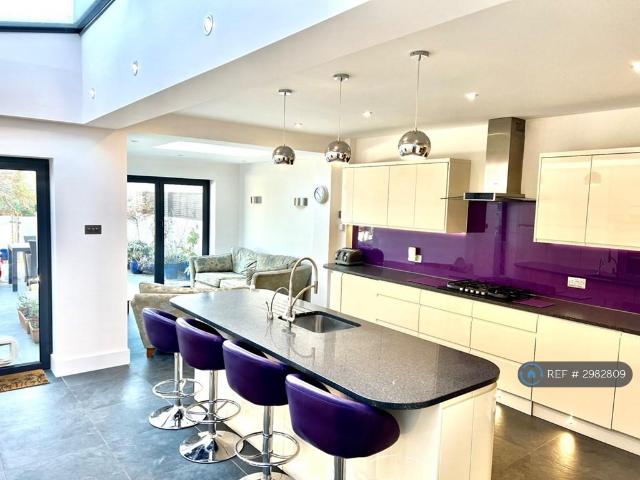 Brentford / Northfields, Brentford /. 3 bed terraced house to rent £3,000 pcm £692 pw
