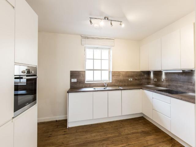 Brenthouse Road, London E9, 2 bed flat to rent, £2,450 pcm | PrimeLocation