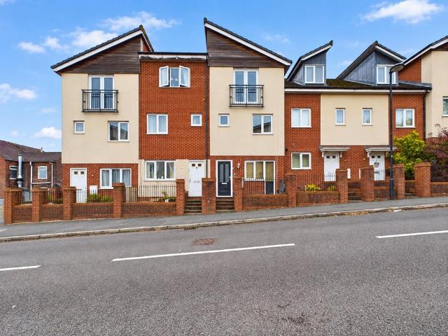 Brentleigh Way, Hanley, Stoke on Trent 4 bed townhouse to rent £950 pcm £219 pw