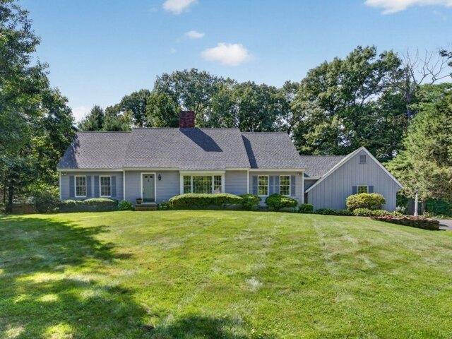 Brentwood Cir, North Andover, Home For Sale