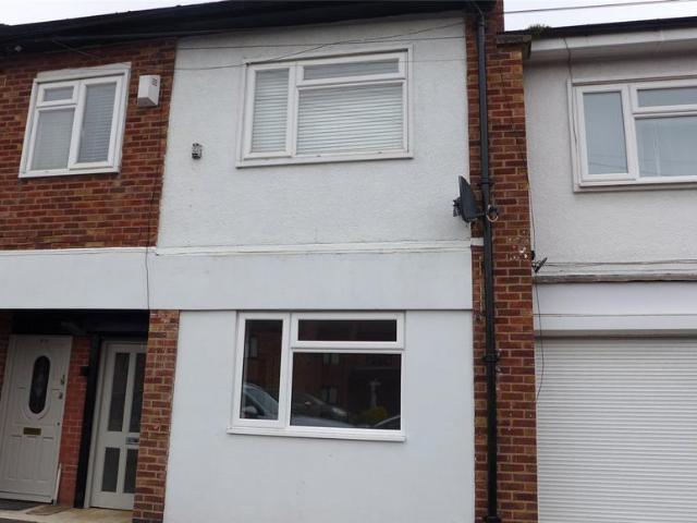 Brentwood Avenue, Finham, Coventry, CV3 1 bed apartment to rent £800 pcm £185 pw