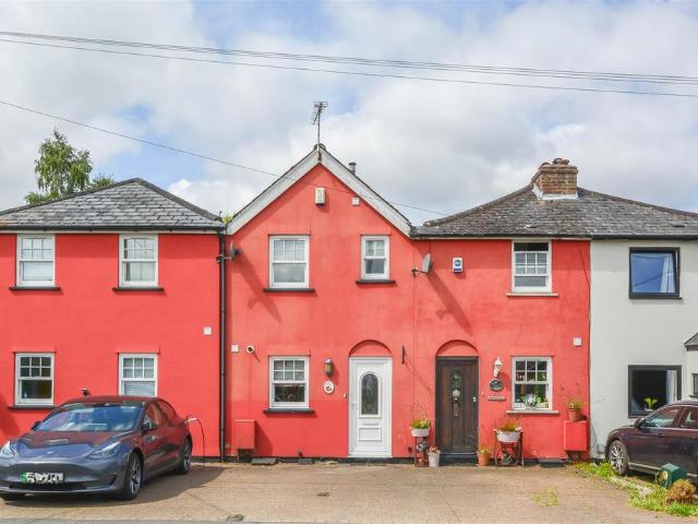 Brentwood Road, Brentwood 2 bed cottage to rent £1,550 pcm £358 pw