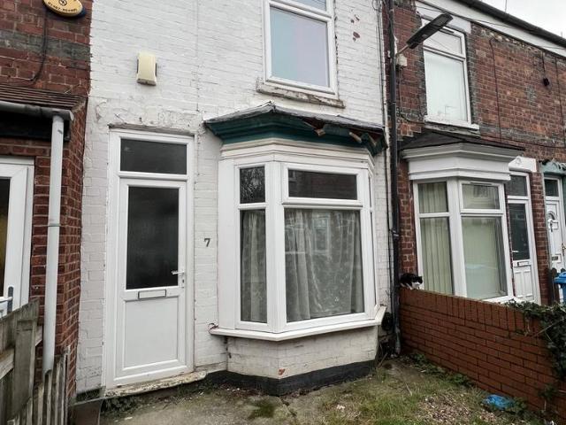 Brentwood Villas, Reynoldson Street. 2 bed terraced house to rent £600 pcm £138 pw