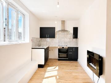 Brereton Road, Bedford MK40, 2 bed flat to rent, £1,200 pcm | PrimeLocation