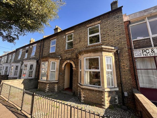 Brereton Road, Bedford, MK40 3 bed terraced house to rent £1,500 pcm £346 pw