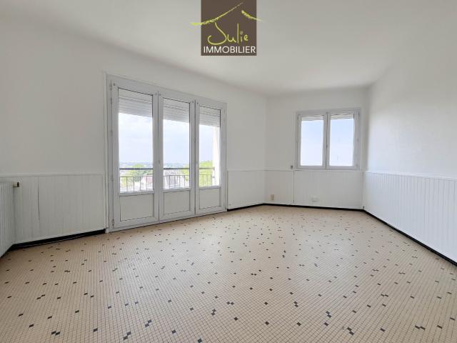 BRESSUIRE Centre IDEAL placement locatif ! Appartement T2 avec cave