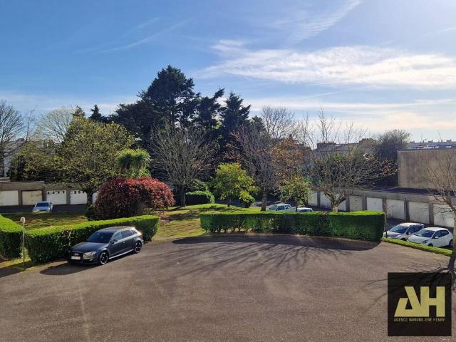 BREST T4 BALCON PLACE DE PARKING
