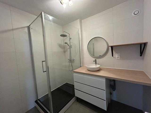 BREST PETIT PARIS 8 RUE DE L'ILE DE SEIN Appartement T3 rénové de 74m² avec parking, Brest