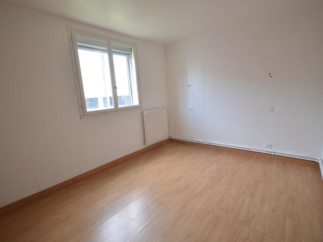BREST PETIT PARIS 8 RUE DE L'ILE DE SEIN Appartement T3 rénové de 74m² avec parking, Brest