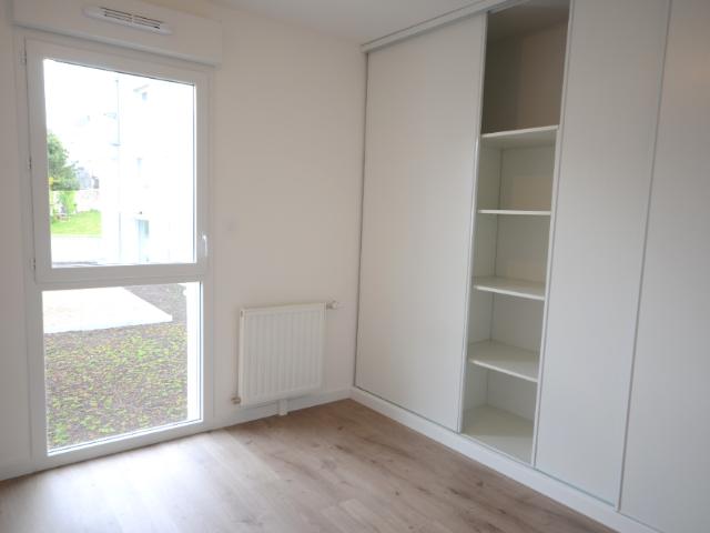 BREST SAINT MICHEL 58 RUE LEVOT Appartement T3 récent de 65m² avec parking et balcon, Brest