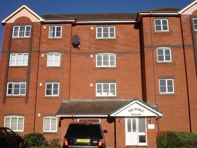 Britannia Drive, Ashton on Ribble PR2 2 bed flat to rent £895 pcm £207 pw