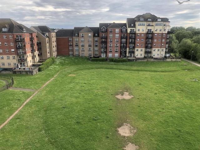 Britannia House, Palgrave Road, Bedford 2 bed apartment to rent £1,200 pcm £277 pw