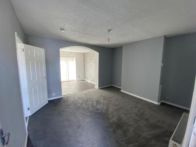 Britannia Place, Redcar 2 bed terraced house to rent £550 pcm £127 pw